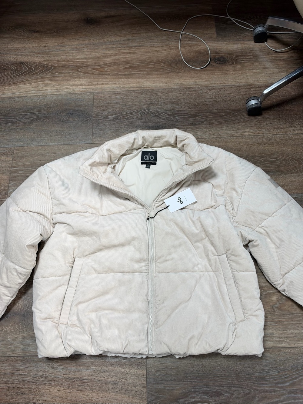 ALO Yoga Cream Quilted Puffer Jacket